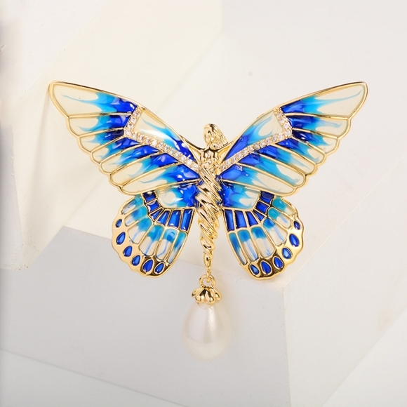 VQ Butterfly Brooch - Picture 2 of 4